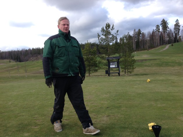 Ossi Sahanen on alalla arvostettu kentänhoidon ammattilainen, joka on työskennellyt aiemmin mm. Master Golfissa sekä Talissa.