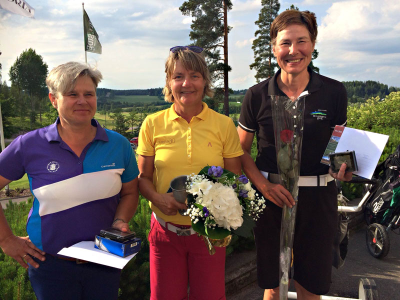 Anna-Mari Lehtonen, Minna Kaarnlahti ja Virpi Haataja muodostivat 50-vuotiaiden mitalikolmikon.